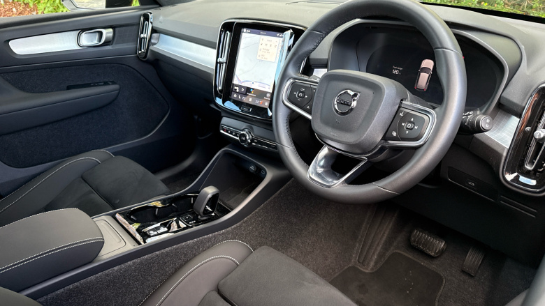 Volvo XC40 2.0 B3P Plus Black Edition 5dr Auto Petrol Estate